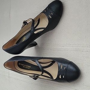 Naturalizer black pumps